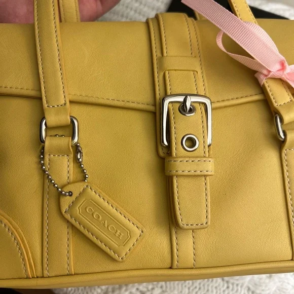 Vintage Coach Yellow Hamptons Bag ππ§ - Picture 8 of 17